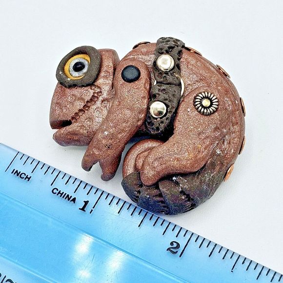 Gecko Lizard Brooch Nomad 3D Handmade Clay Desert Reptile Wanderer Whimsical Pin - Picture 8 of 9